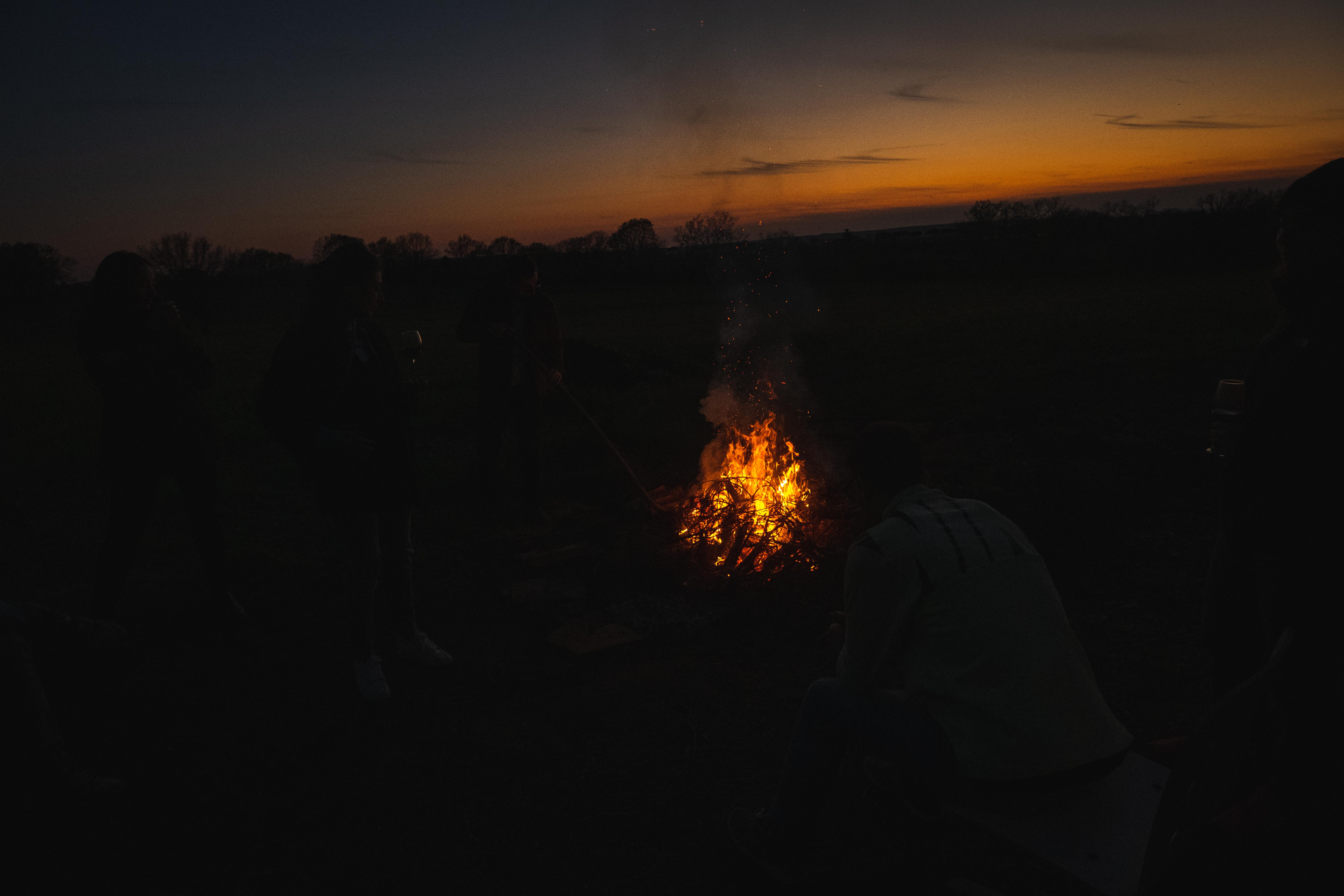 Fuoco notturno a Casa YUVI